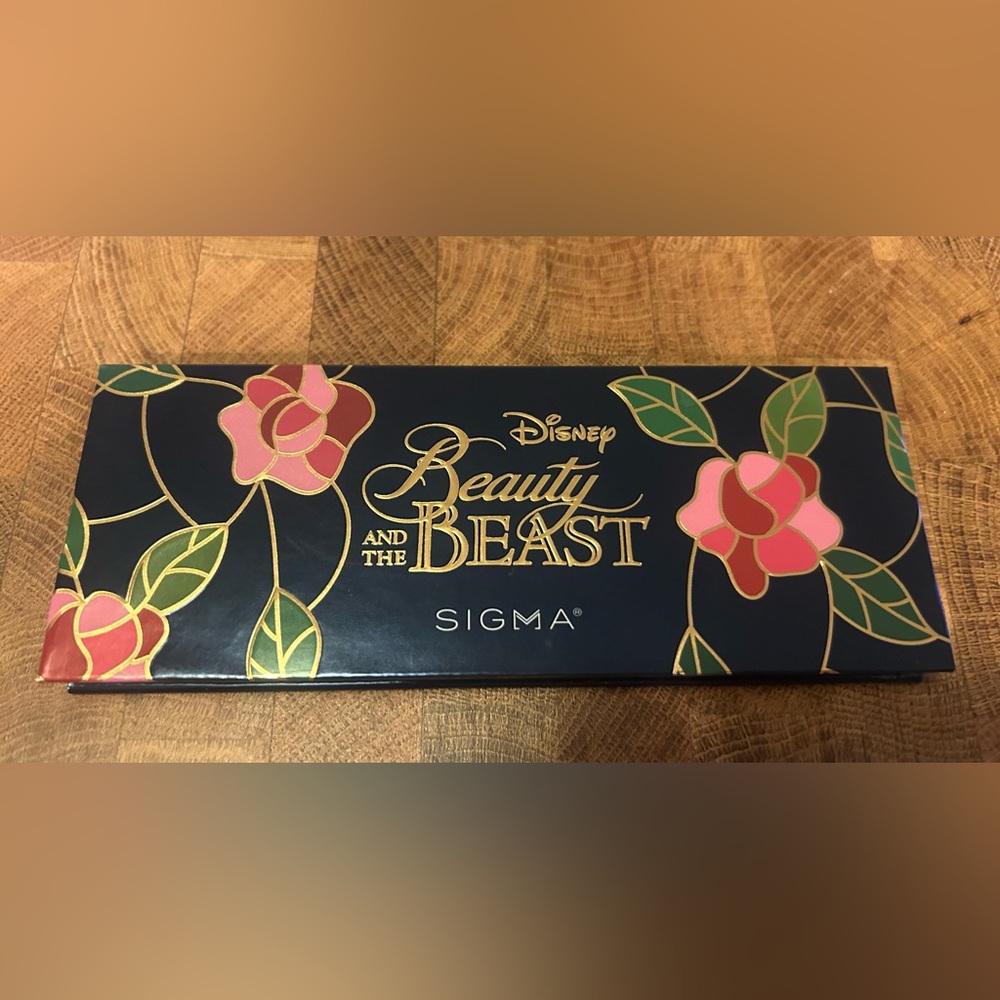 NWOT Sigma Beauty Disney Beauty and the Beast Cheek and Highlighter Palette